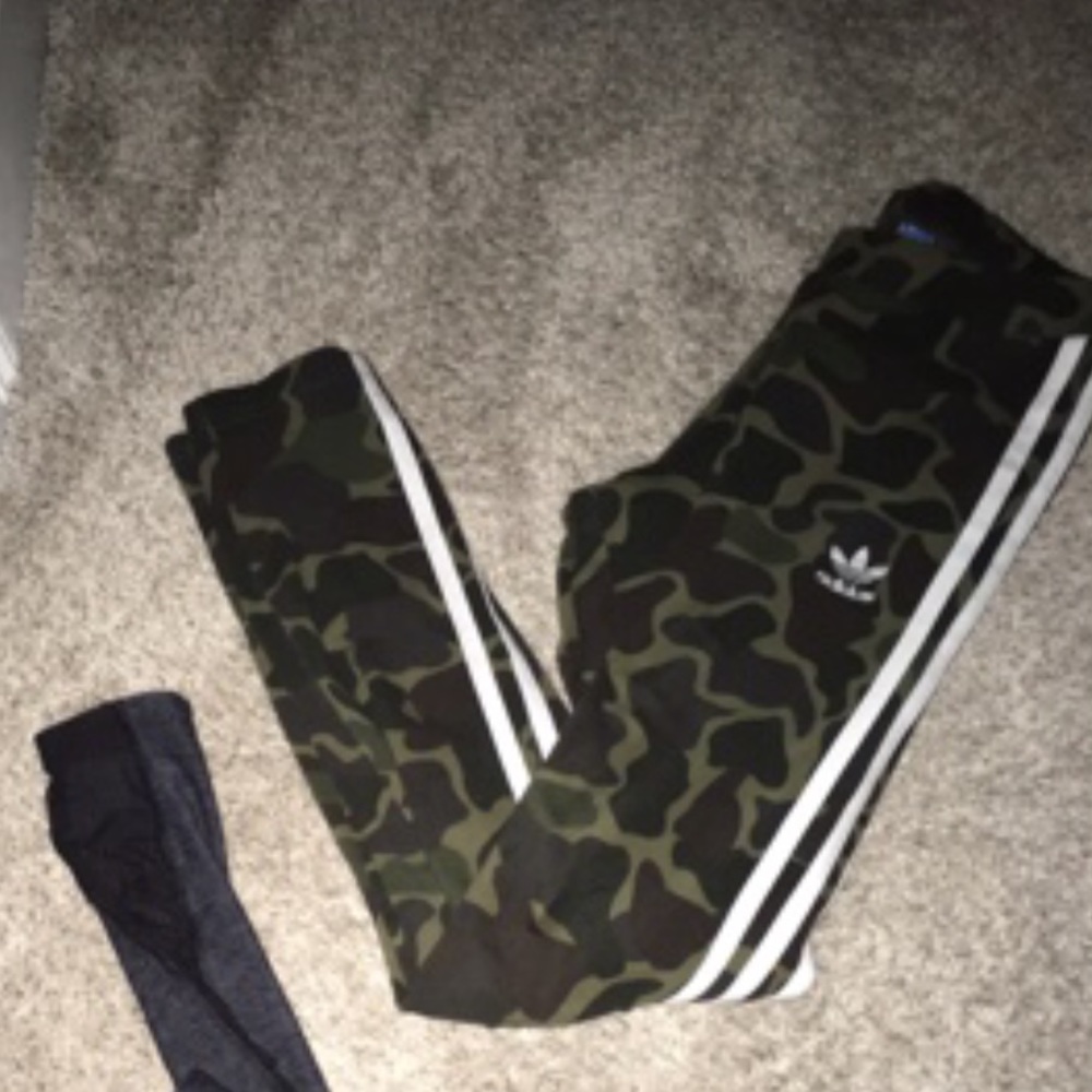 Adidas camo leggings 👍